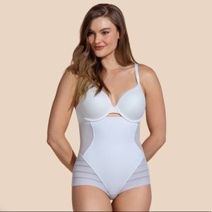 Honeylove NWT Queen Brief Elizabeth size M